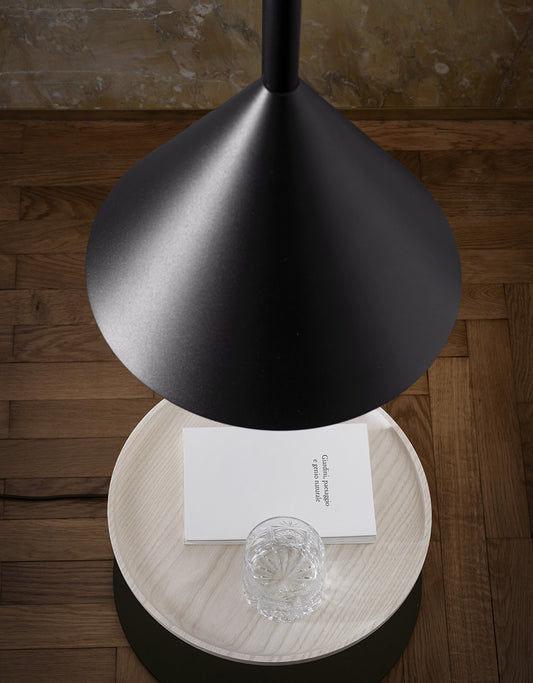 Ozz Lamp with table